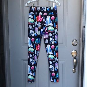 Super soft leggings. Crystal motif.
